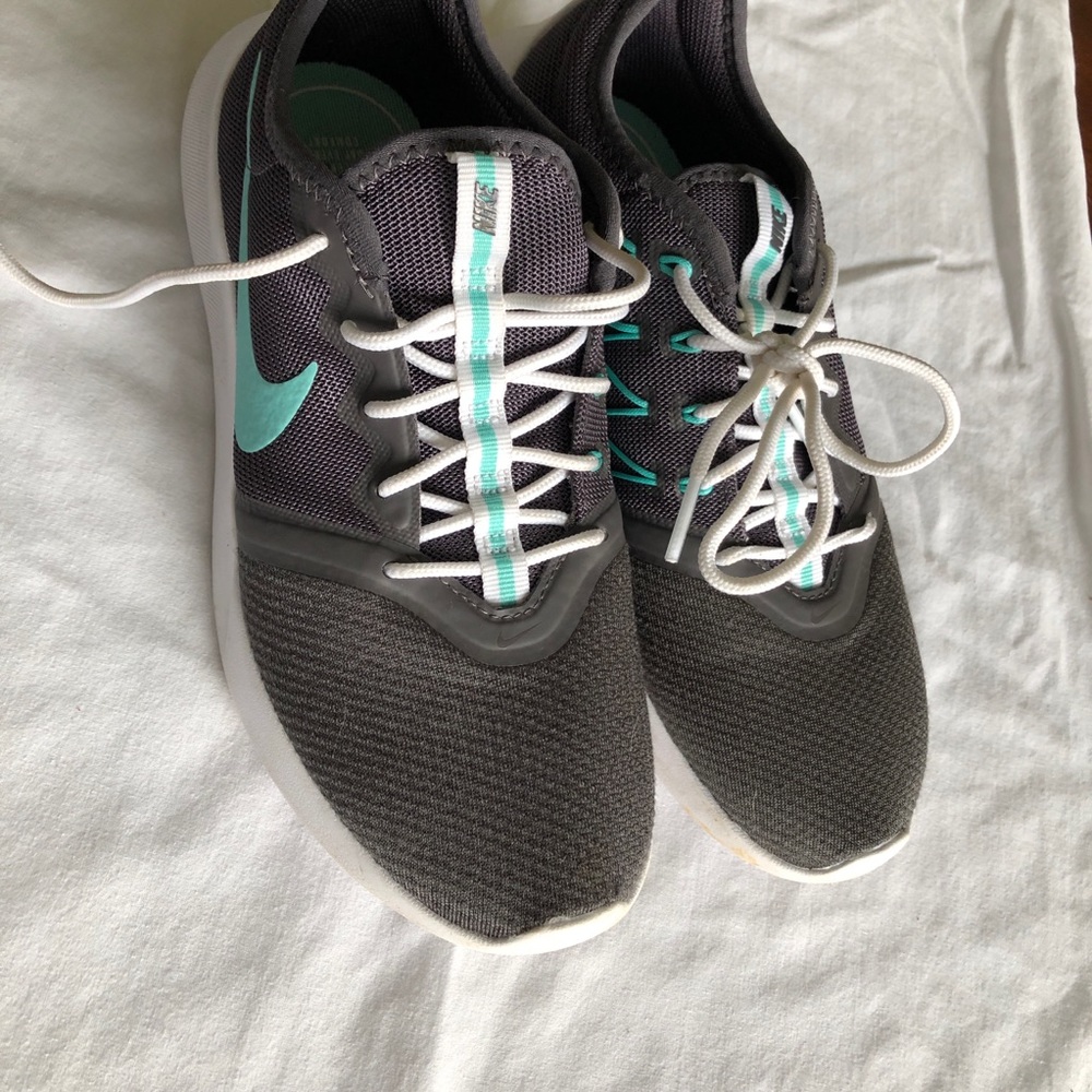 NIKE VH2 Tanjun Womens Running Shoes 7